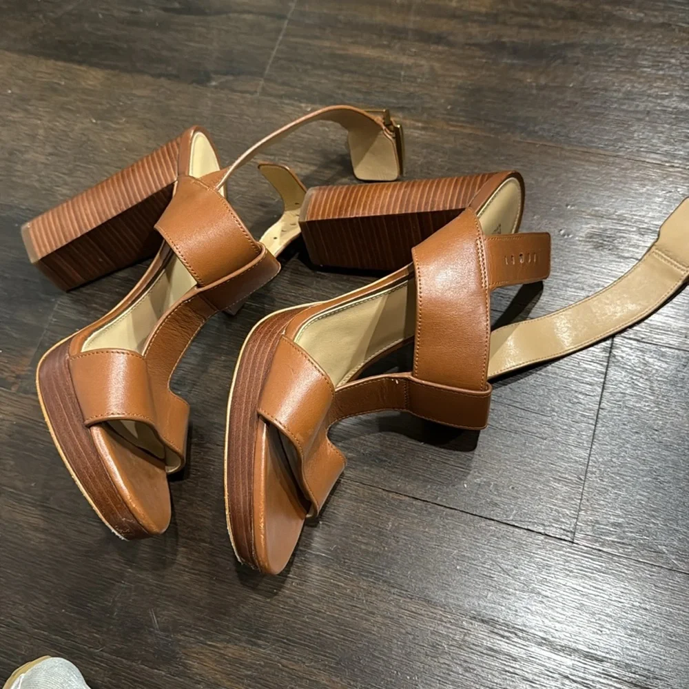 Michael Kors tan heel sandals size 9 - Picture 5 of 5